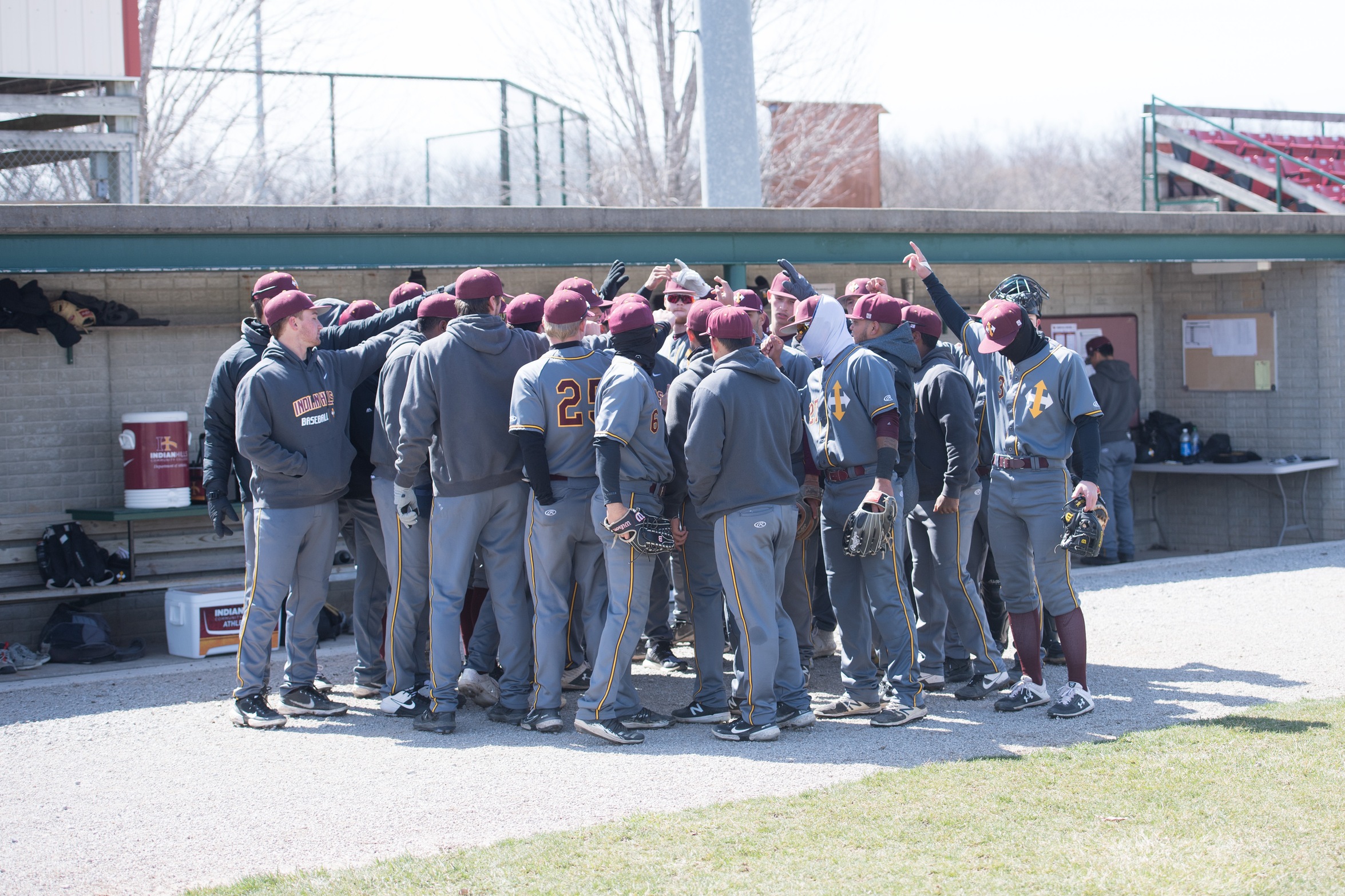 BASEBALL SWEEPS SCC FOR 9TH STRAIGHT WIN