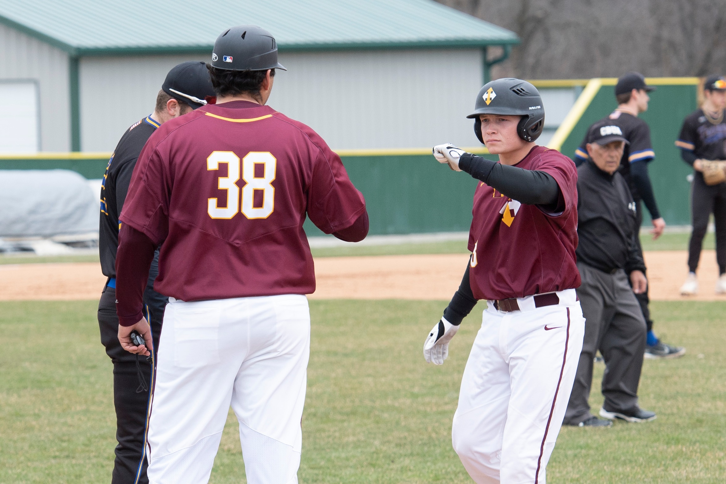 ROJAS' GEM, OFFENSE CARRY WARRIORS TO SWEEP