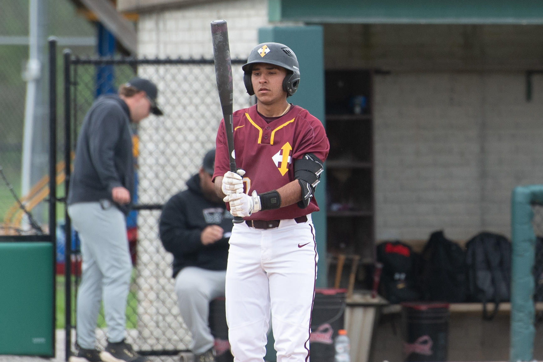 MENDEZ'S CAREER DAY POWERS WARRIORS TO SPLIT