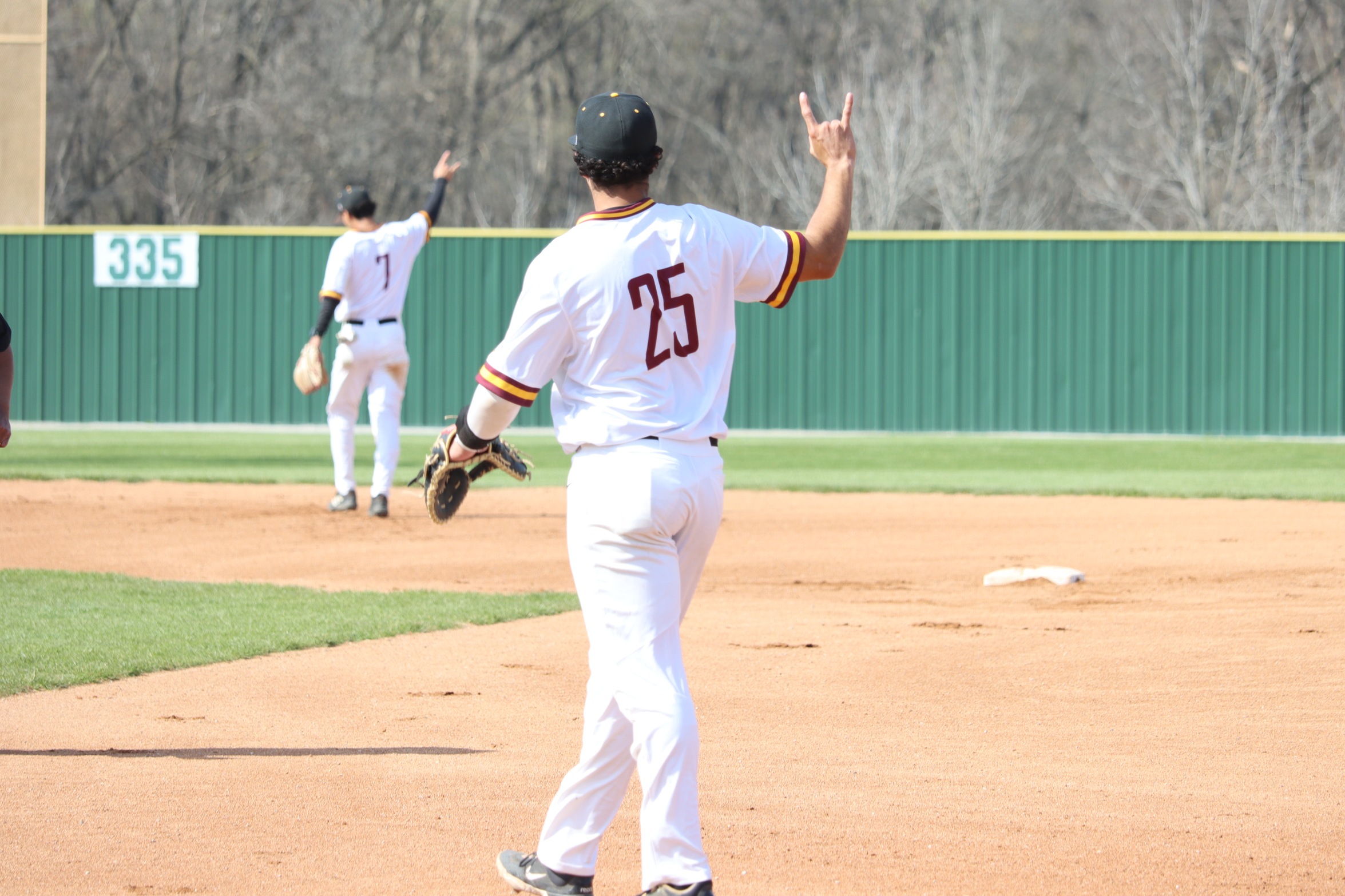 PACE'S HEROICS LEAD WARRIORS TO ICCAC SPLIT