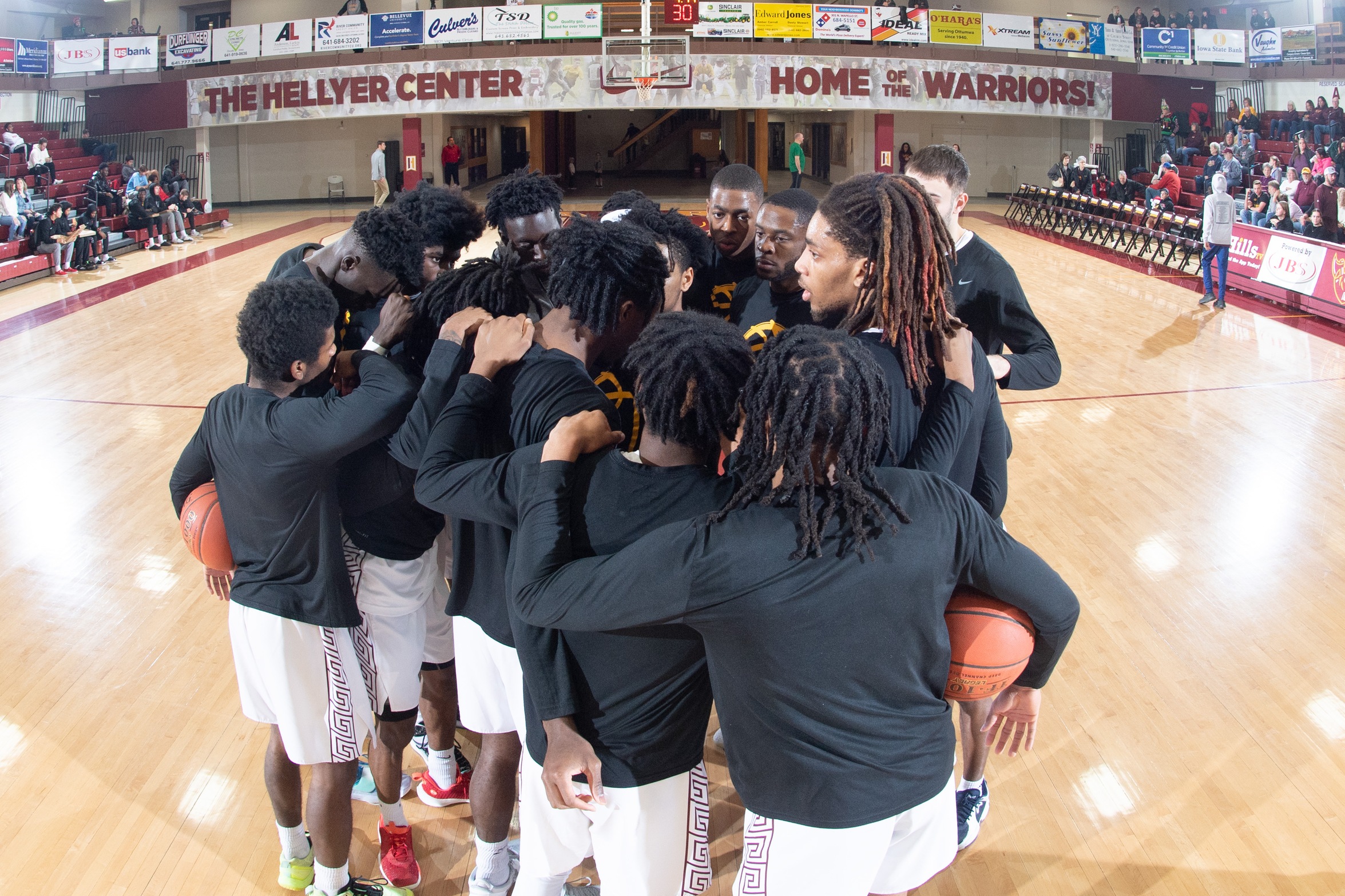 PREVIEW: #5 IHCC HOSTS #18 MOBERLY AREA