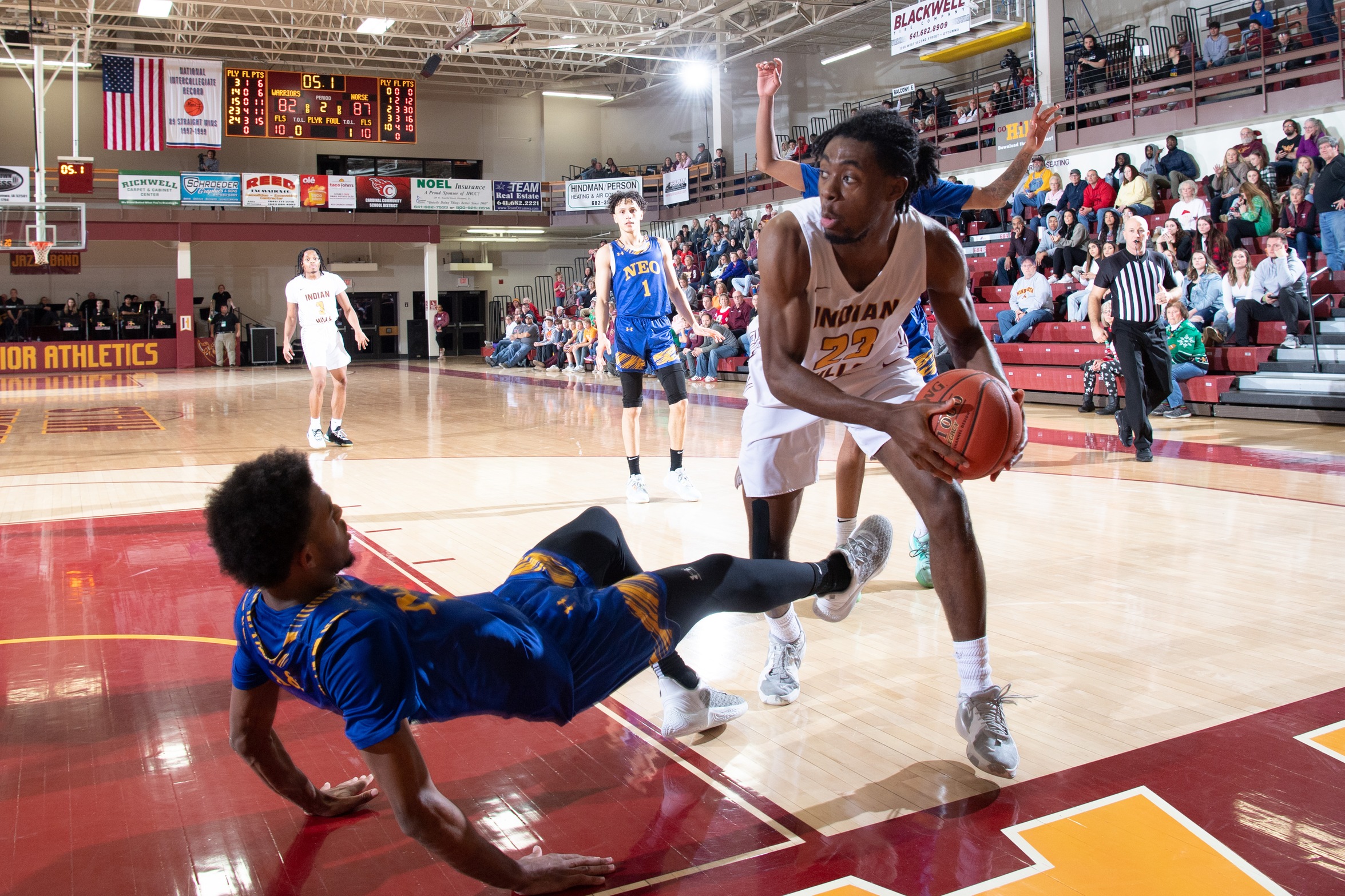 WARRIORS STUMBLE AT HOME, SUFFER FIRST LOSS