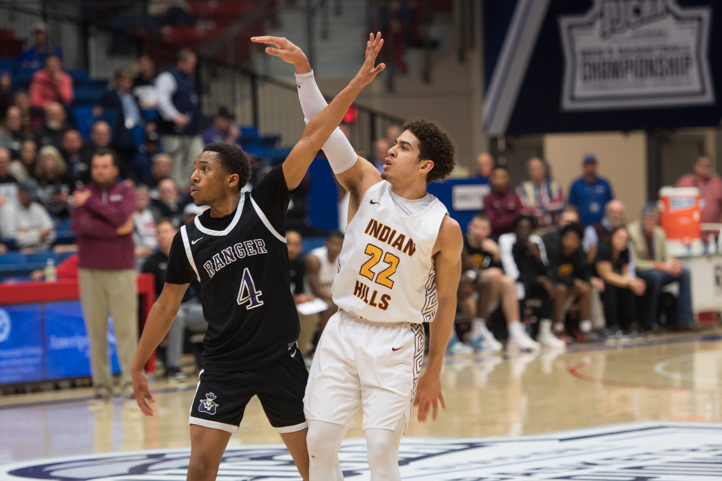 WARRIORS DROP RANGER, ADVANCE AT HUTCH