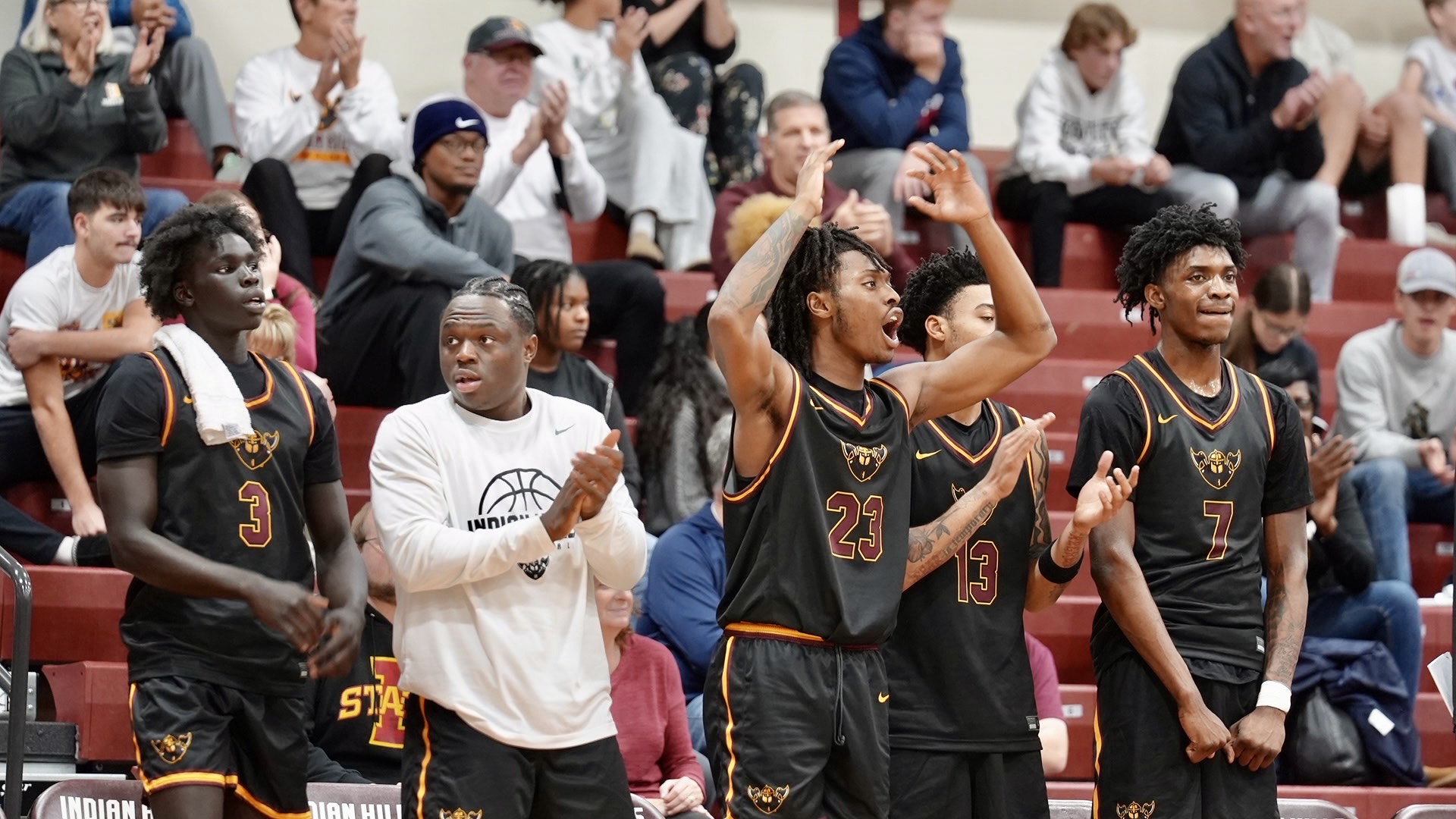 NO. 13 WARRIORS EARN TOP-20 WIN AT HELLYER