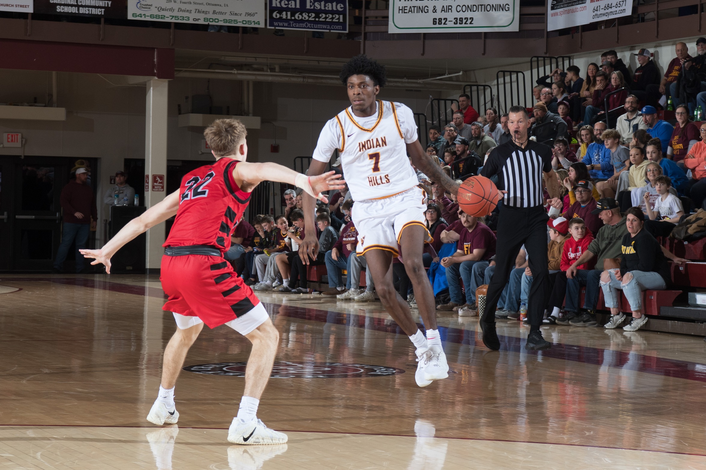 NO. 5 WARRIORS SURGE PAST BLACKHAWKS AT HELLYER
