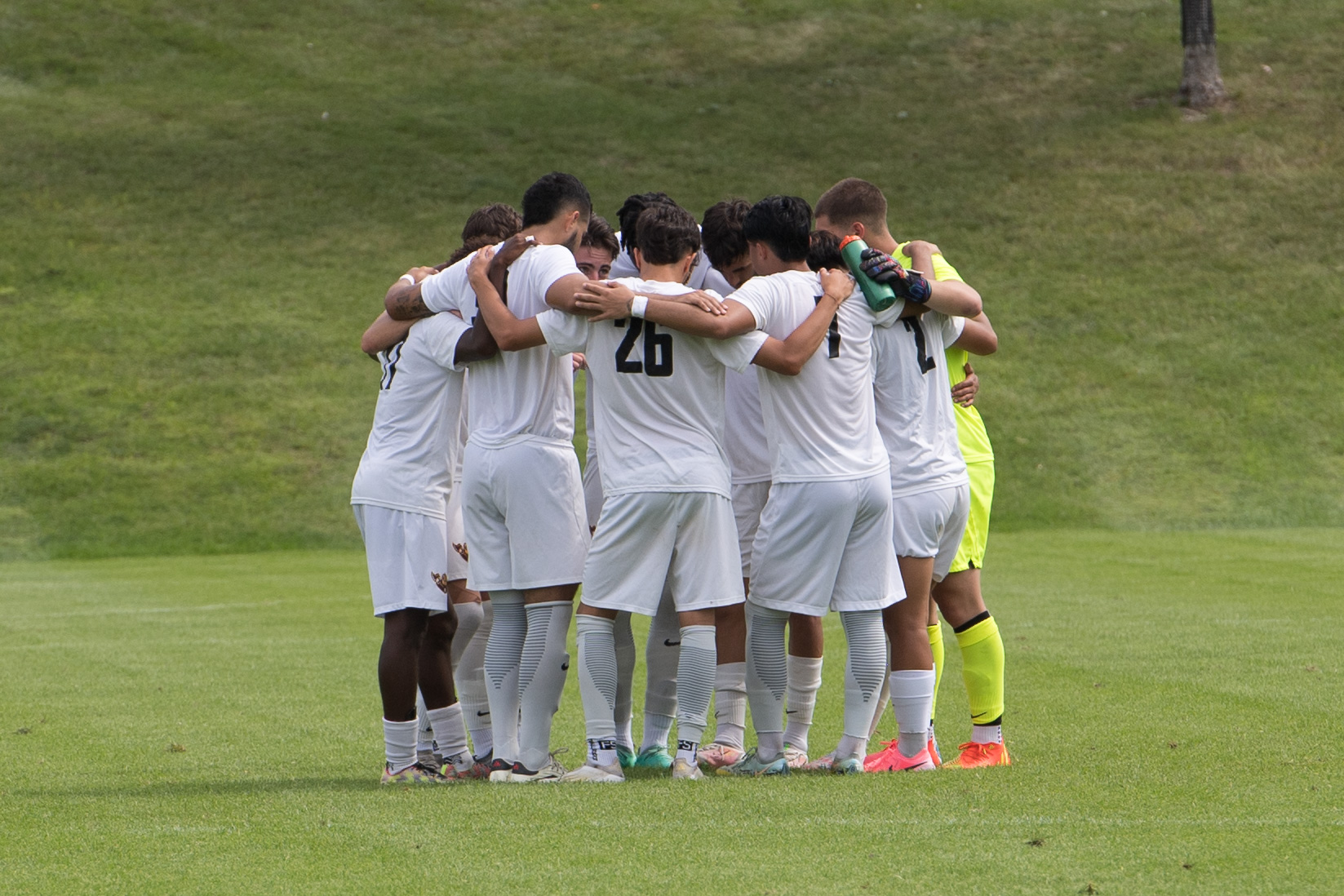 PERUZ'S BRACE LEADS NO. 7 WARRIORS AT HOME