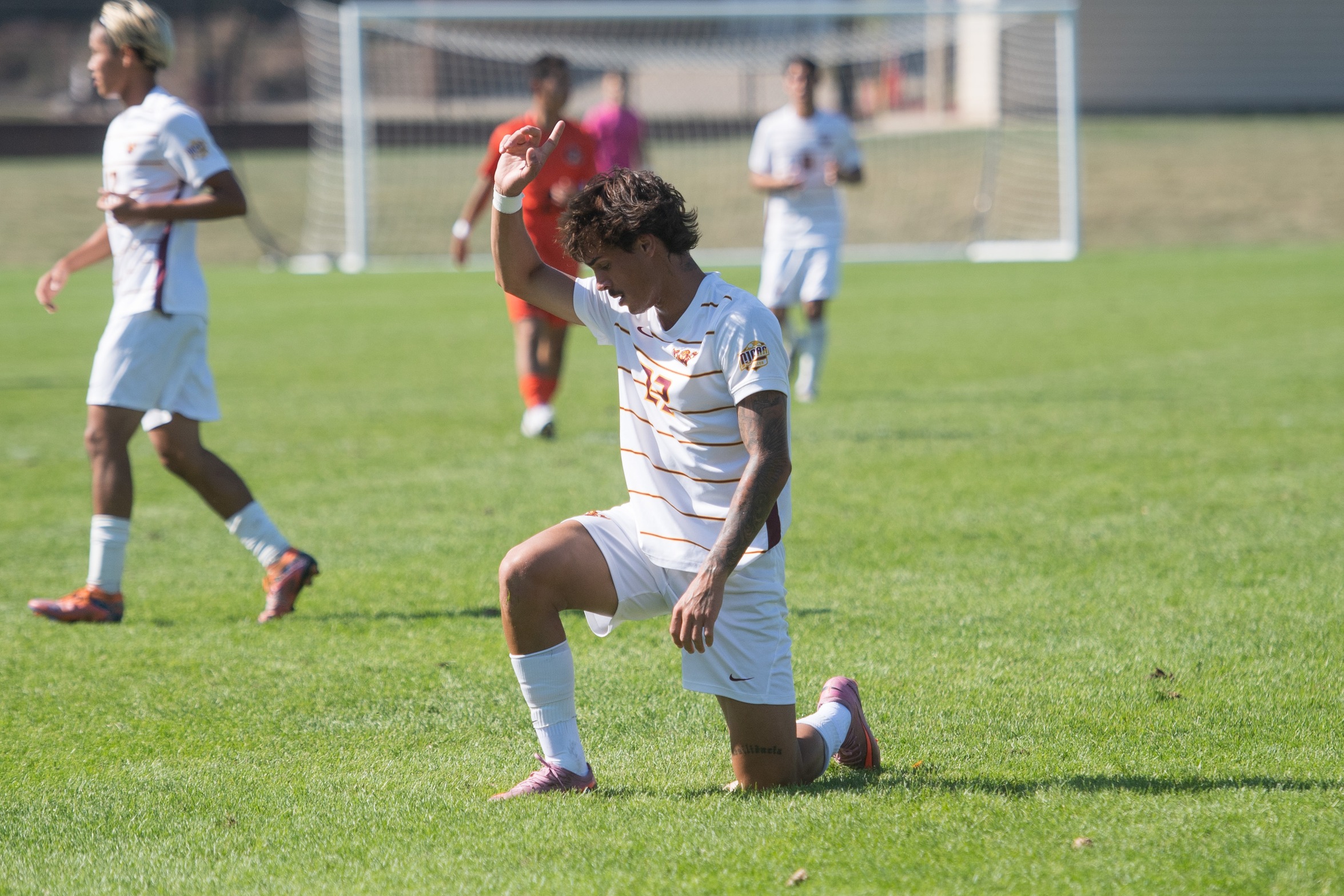 NO. 7 WARRIORS EDGED IN THRILLER BY NO. 3 TIGERS