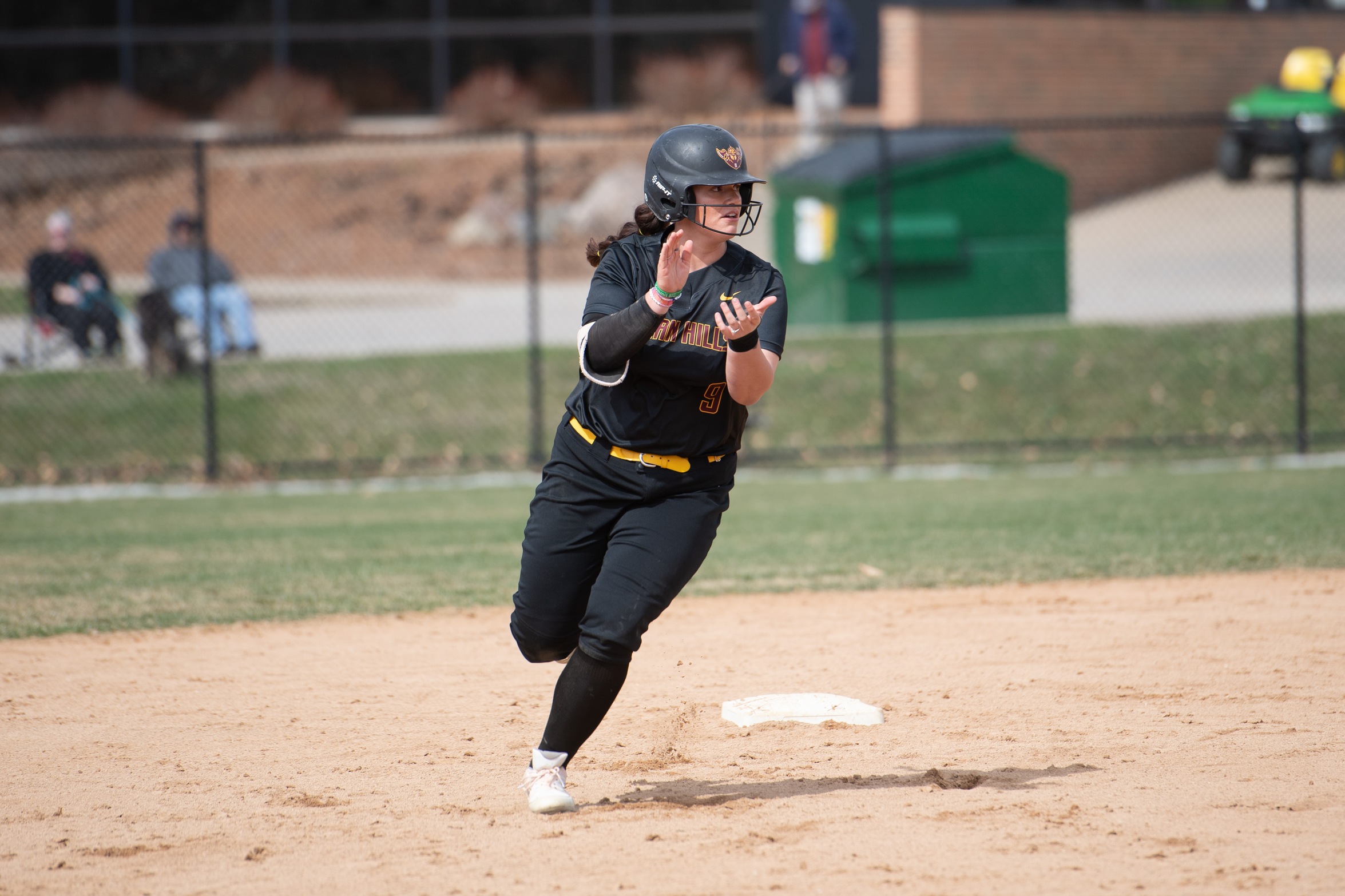 SOFTBALL WRAPS UP FOUR-GAME SWEEP