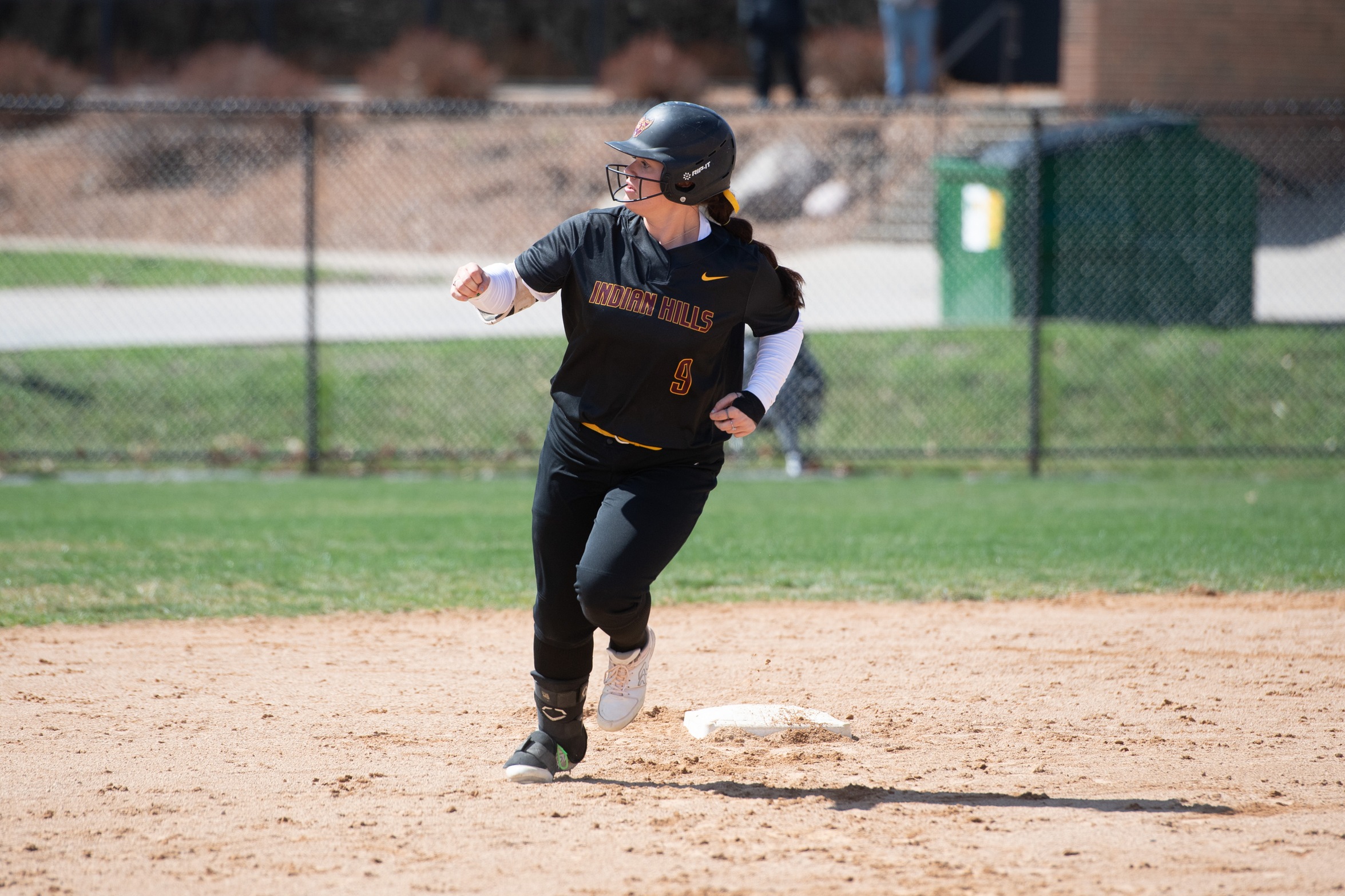 WARRIORS SPLIT TWINBILL AT JOHNSON COUNTY