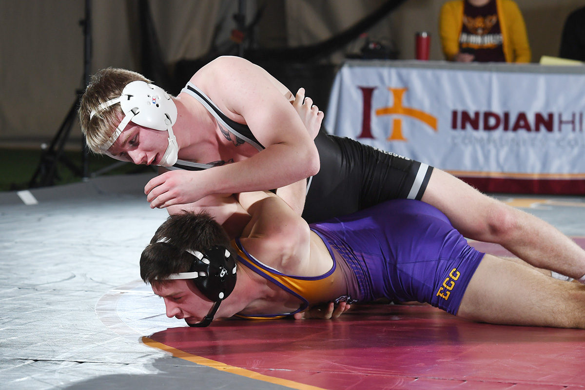 WARRIORS PIN PANTHERS, 45-9