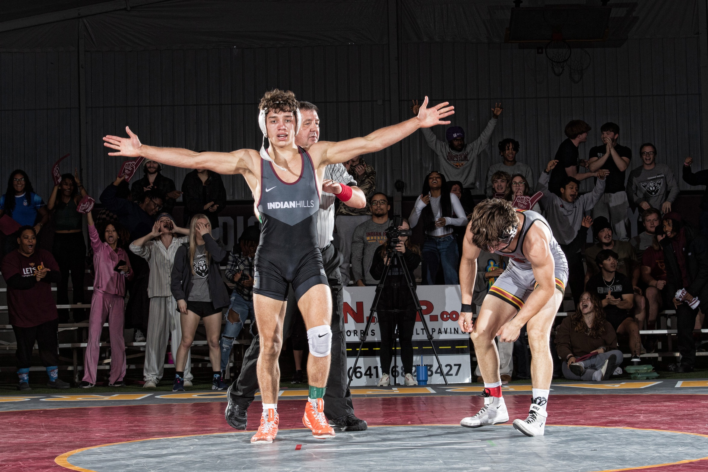 PREVIEW: NO. 1 WARRIORS, NO. 11 CARDINALS IN CENTERVILLE