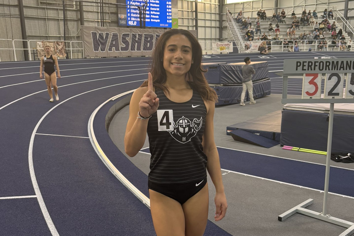 NAVE, KOONCE STAR IN SEASON OPENER